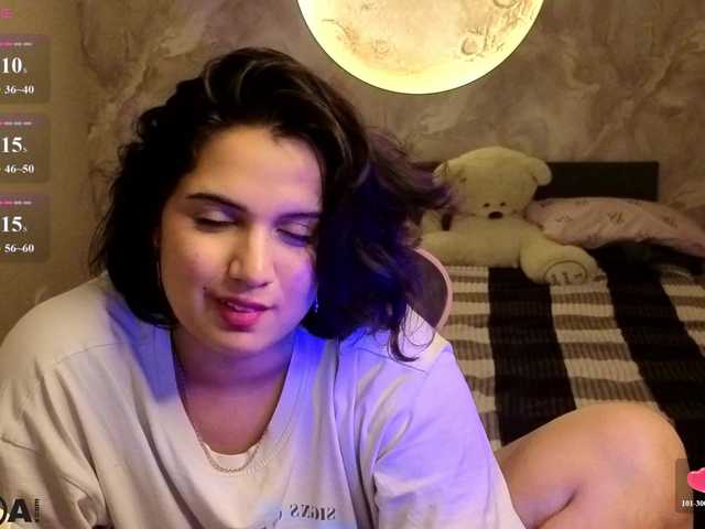 Vivien-Ross live cam on BongaCams