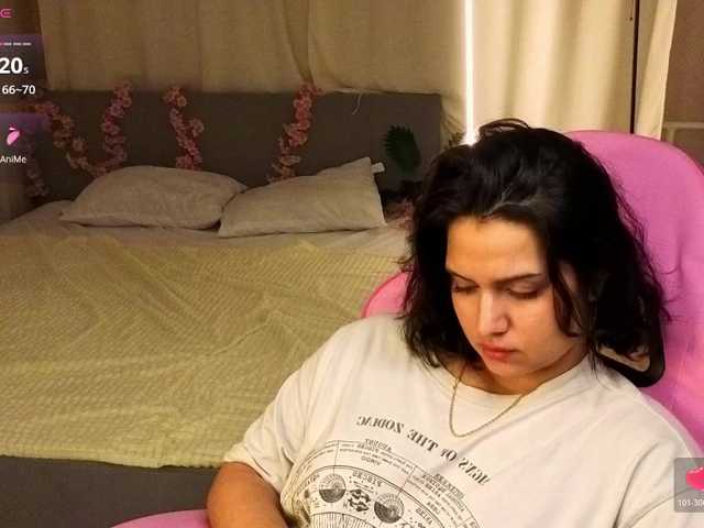 Vivien-Ross live cam on BongaCams