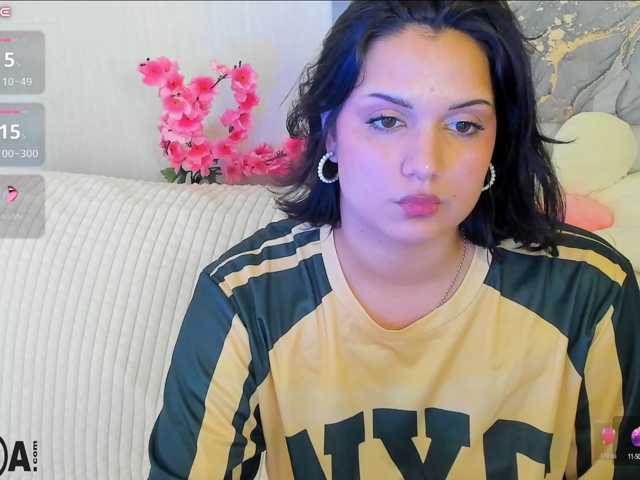 Vivien-Ross live cam on BongaCams