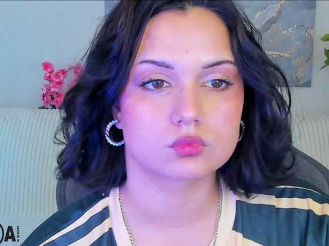 Vivien-Ross live cam on BongaCams
