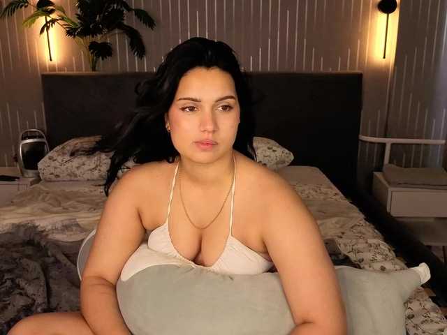 Vivien-Ross live cam on BongaCams