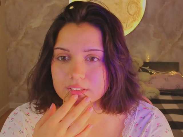 Vivien-Ross live cam on BongaCams