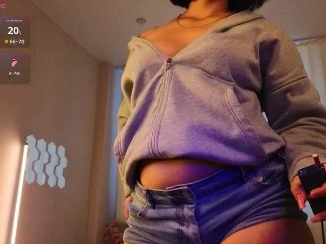 Vivien-Ross live cam on BongaCams