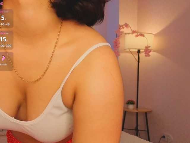 Vivien-Ross live cam on BongaCams