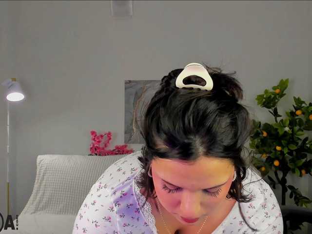 Vivien-Ross live cam on BongaCams