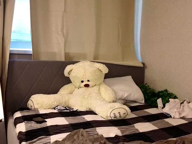 Vivien-Ross live cam on BongaCams
