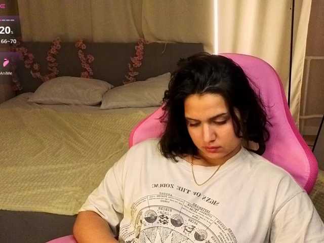 Vivien-Ross live cam on BongaCams