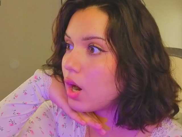 Vivien-Ross live cam on BongaCams