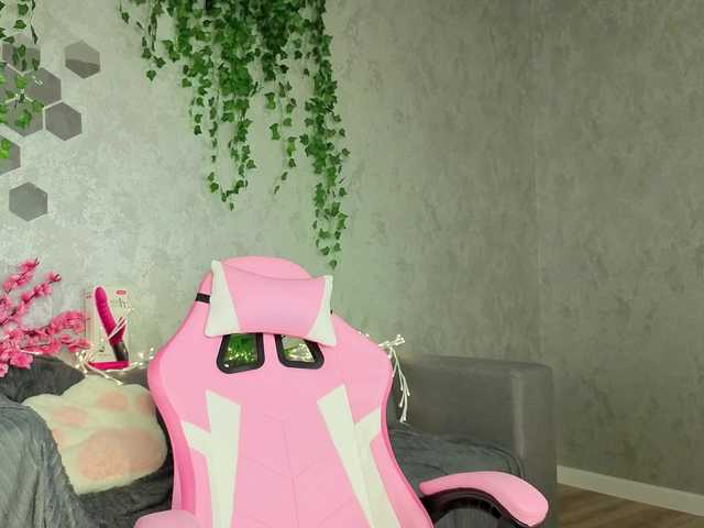 Vivien-Ross live cam on BongaCams