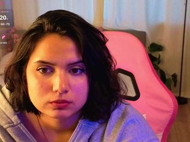 Vivien-Ross live cam on BongaCams