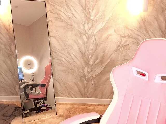 Vivien-Ross live cam on BongaCams