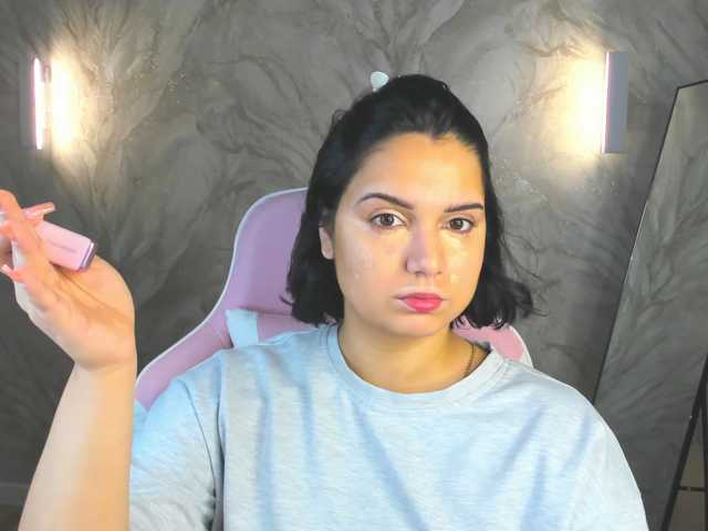 Vivien-Ross live cam on BongaCams