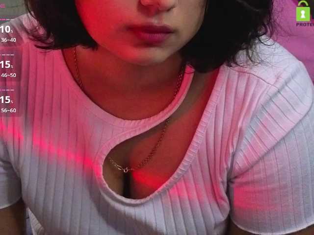 Vivien-Ross live cam on BongaCams