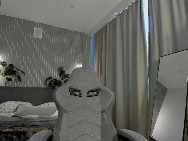 Vivien-Ross live cam on BongaCams