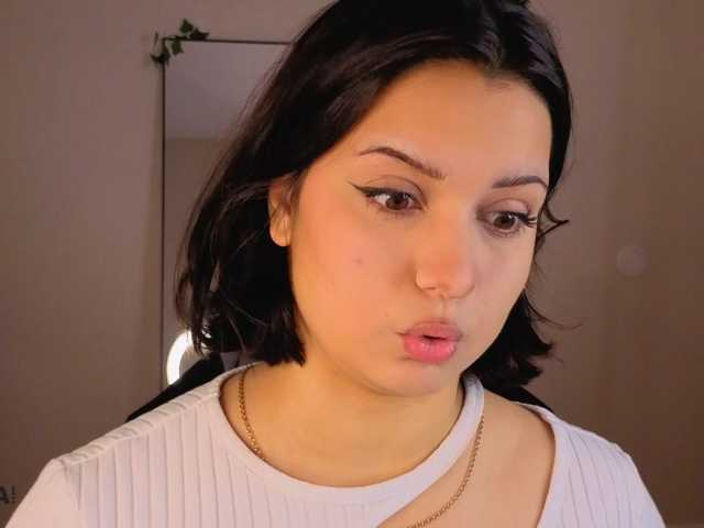 Vivien-Ross live cam on BongaCams