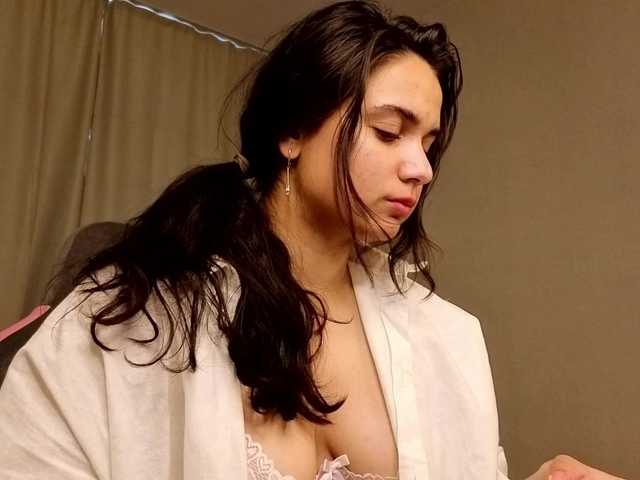 Vivien-Ross live cam on BongaCams