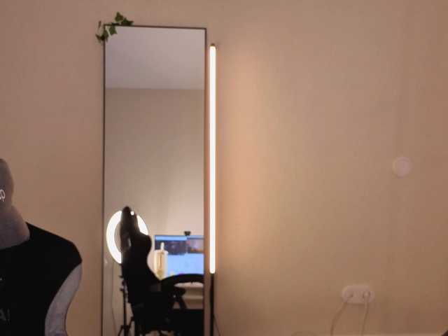 Vivien-Ross live cam on BongaCams