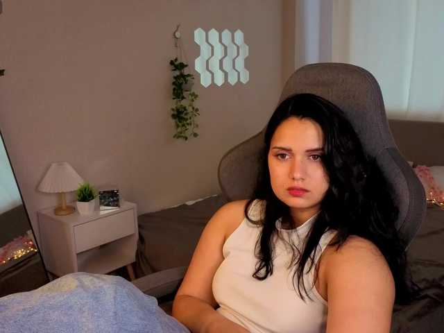 Vivien-Ross live cam on BongaCams