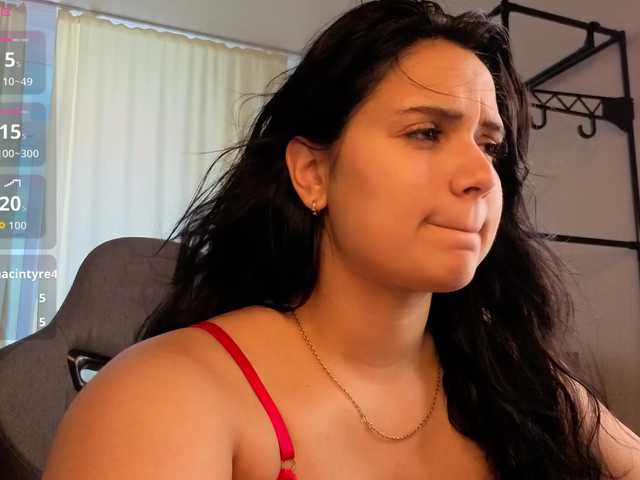 Vivien-Ross live cam on BongaCams
