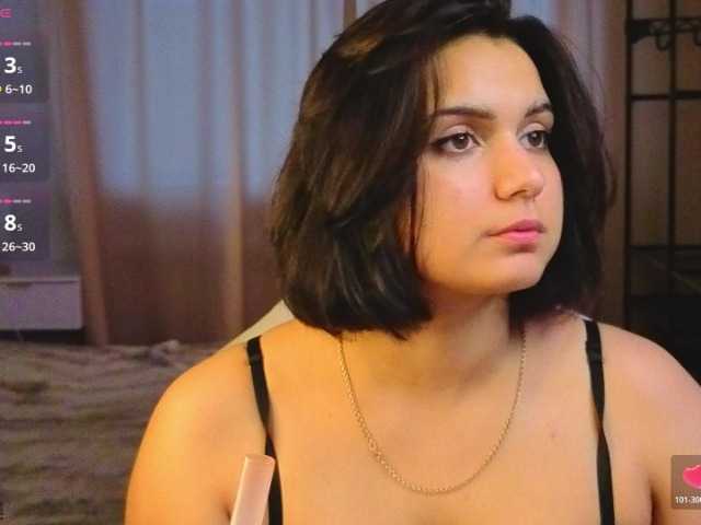Vivien-Ross live cam on BongaCams