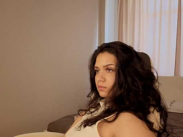 Vivien-Ross live cam on BongaCams