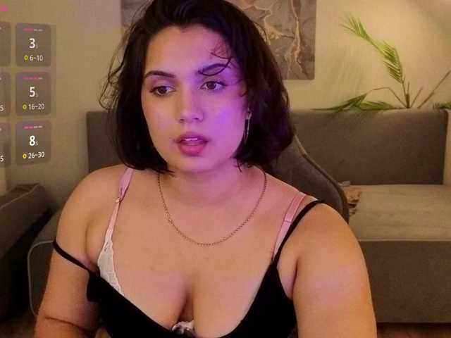 Vivien-Ross live cam on BongaCams