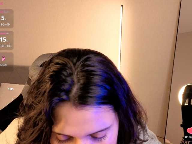 Vivien-Ross live cam on BongaCams