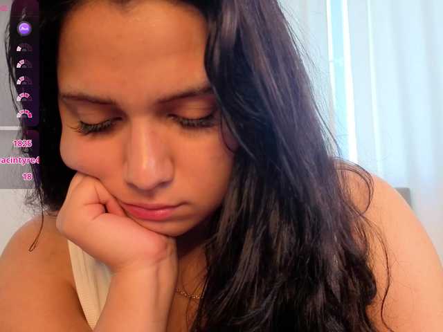 Vivien-Ross live cam on BongaCams