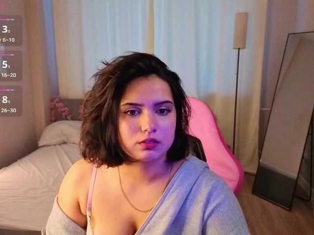 Vivien-Ross live cam on BongaCams