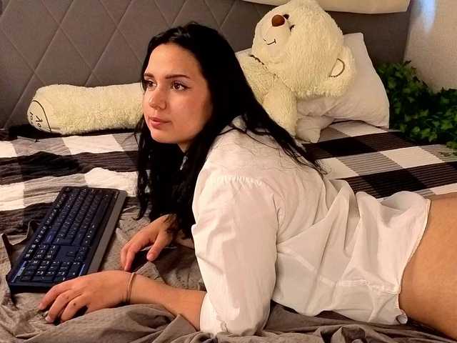 Vivien-Ross live cam on BongaCams