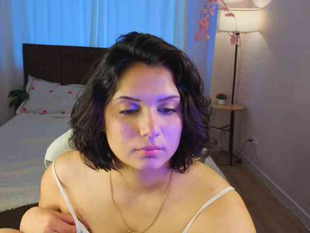 webcam chat room Vivien-Ross