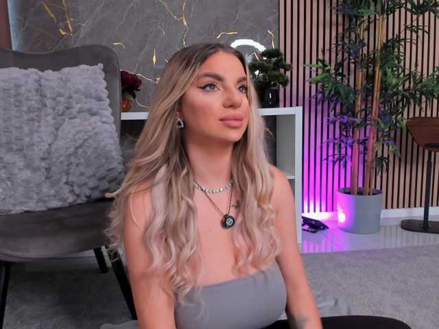 PearlPlenty live cam on BongaCams
