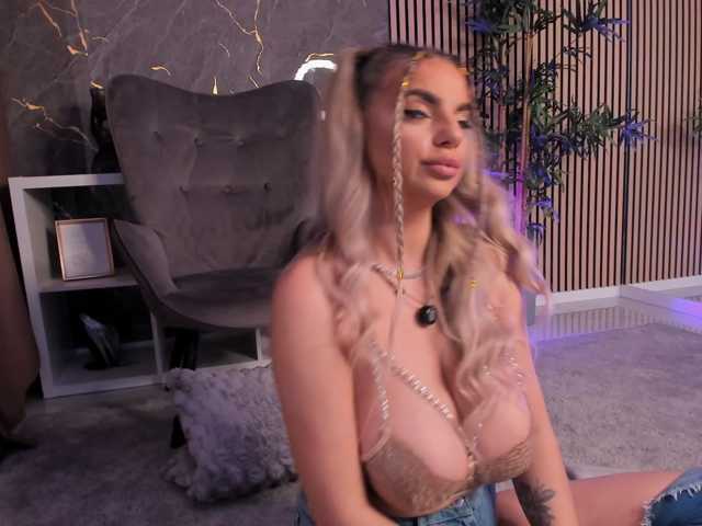 PearlPlenty live cam on BongaCams