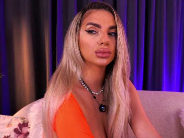 PearlPlenty live cam on BongaCams