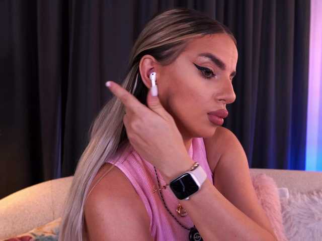 PearlPlenty live cam on BongaCams