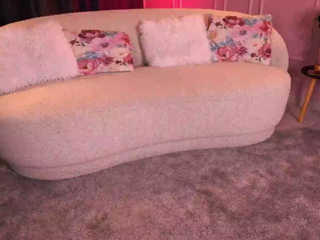 PearlPlenty live cam on BongaCams