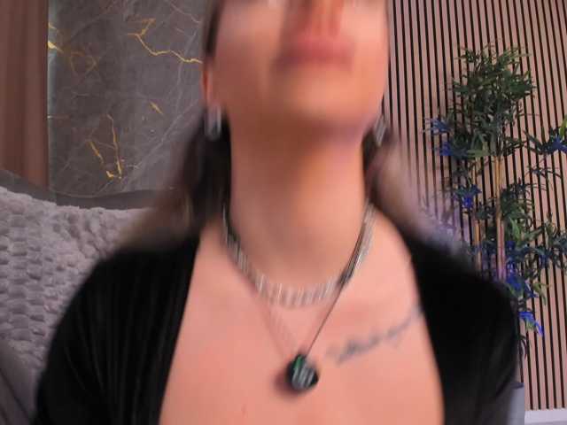 PearlPlenty live cam on BongaCams