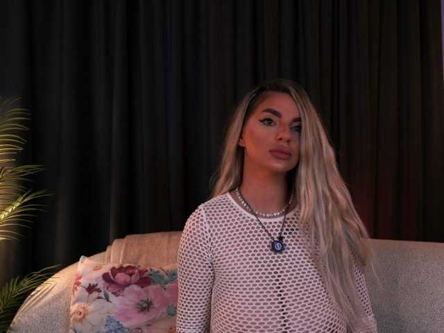 PearlPlenty live cam on BongaCams