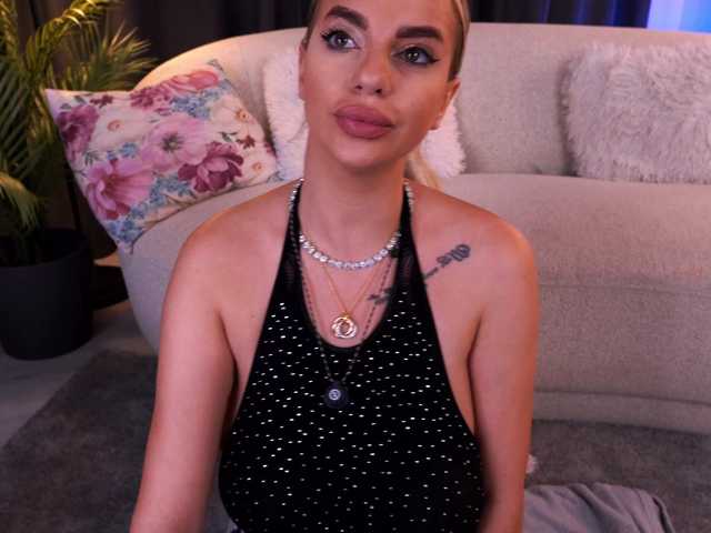 PearlPlenty live cam on BongaCams