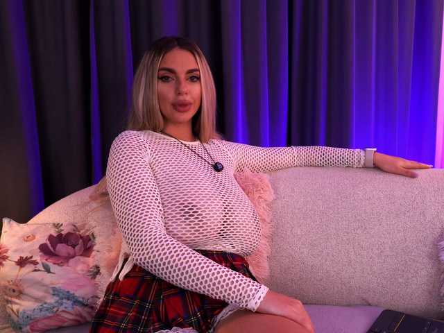 PearlPlenty live cam on BongaCams