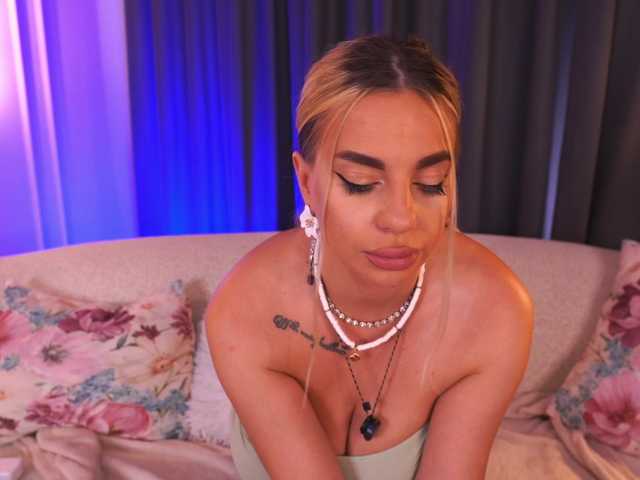 PearlPlenty live cam on BongaCams