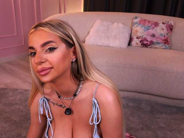 PearlPlenty live cam on BongaCams