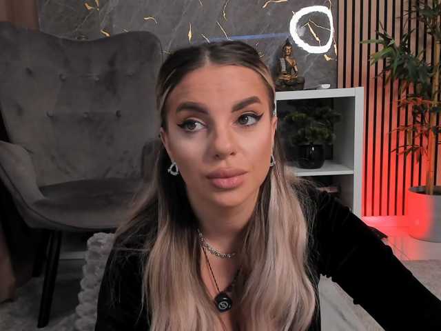 PearlPlenty live cam on BongaCams