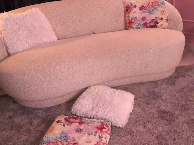 PearlPlenty live cam on BongaCams