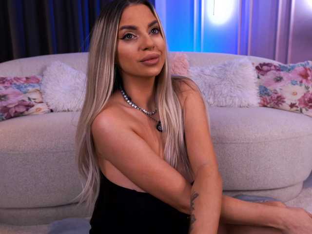 PearlPlenty live cam on BongaCams