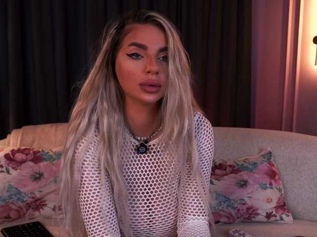 PearlPlenty live cam on BongaCams