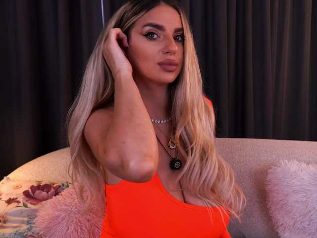 PearlPlenty live cam on BongaCams