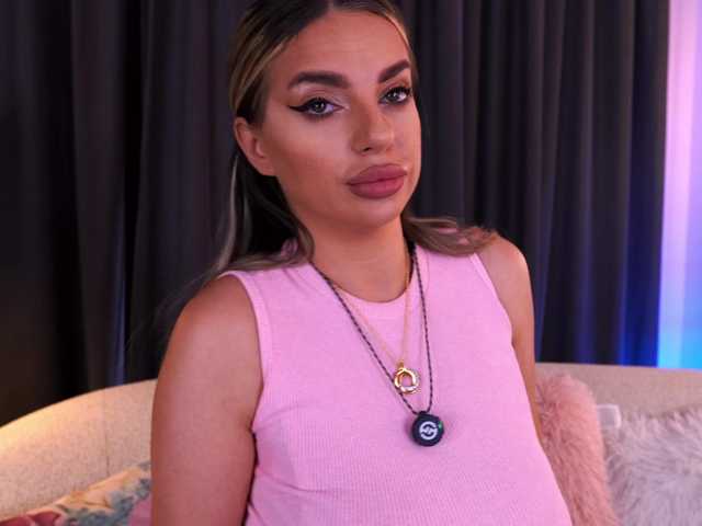 PearlPlenty live cam on BongaCams