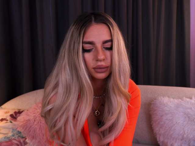 PearlPlenty live cam on BongaCams