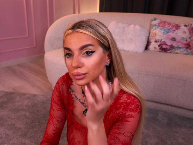 PearlPlenty live cam on BongaCams